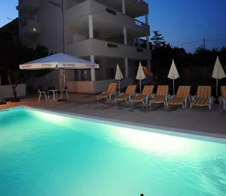 Apartman Lovre *